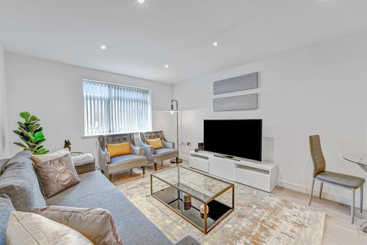 St Martins 2 Bedroom Apartments In Ruislip By 360 Stays Exterior photo
