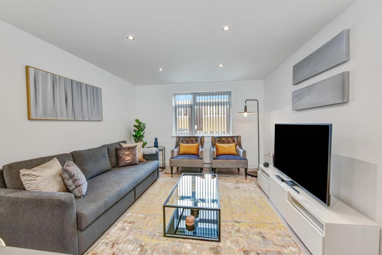St Martins 2 Bedroom Apartments In Ruislip By 360 Stays Exterior photo