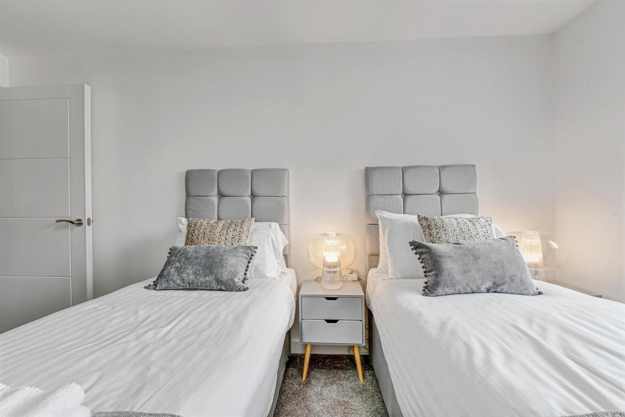 St Martins 2 Bedroom Apartments In Ruislip By 360 Stays Exterior photo