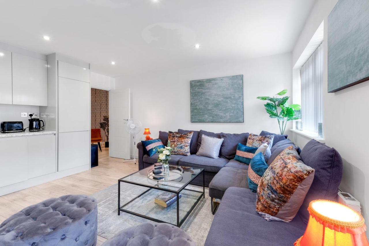 St Martins 2 Bedroom Apartments In Ruislip By 360 Stays Exterior photo