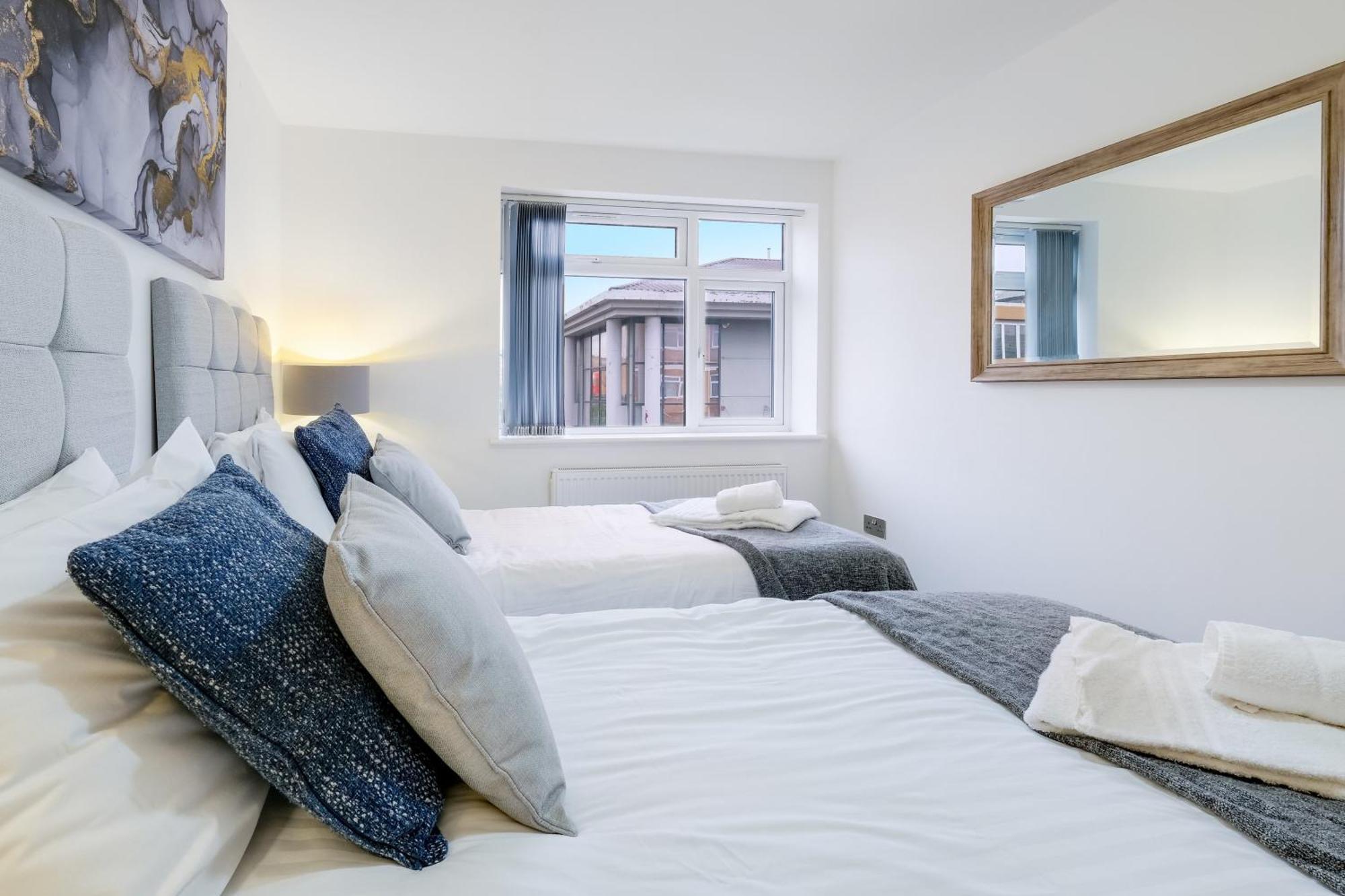 St Martins 2 Bedroom Apartments In Ruislip By 360 Stays Exterior photo