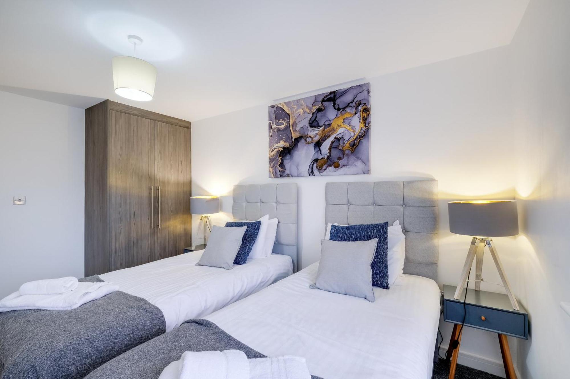 St Martins 2 Bedroom Apartments In Ruislip By 360 Stays Exterior photo